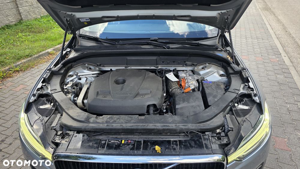 Volvo XC 60 T8 Twin Engine AWD Geartronic Momentum - 30