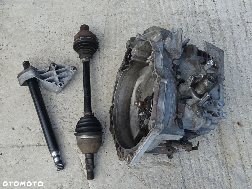 OPEL INSIGNIA 1,6 TURBO PÓŁOŚ SKRZYNI M32 PRAWA ZEWNĘTRZNA PRZEGUBY POŚREDNIA PODPORA - 9