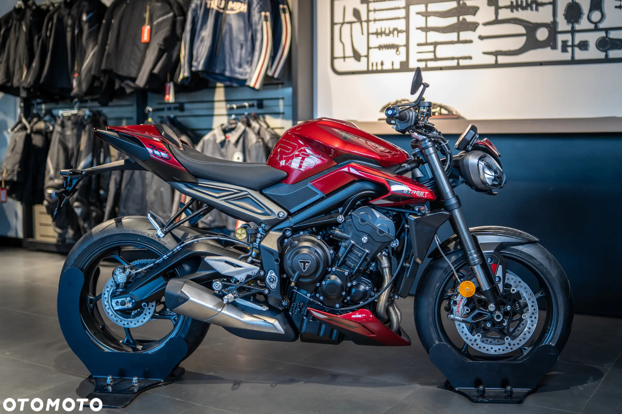 Triumph Street Triple - 16