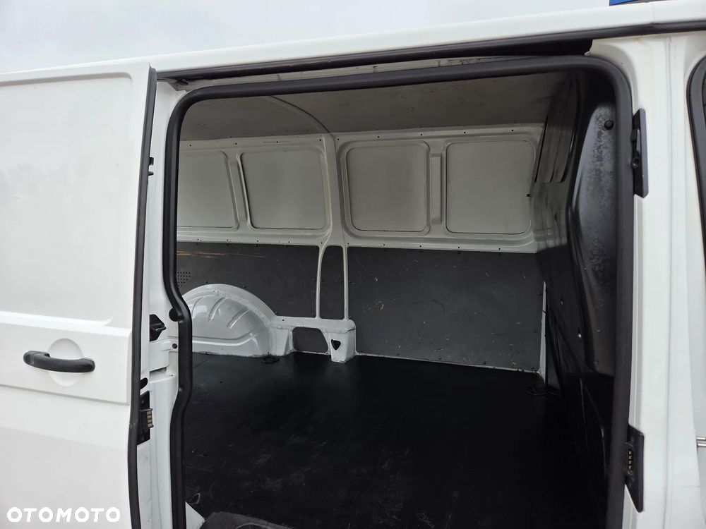 Volkswagen Transporter L2H1 - 21