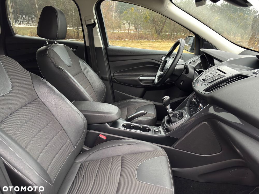 Ford Kuga 2.0 TDCi Titanium FWD - 29