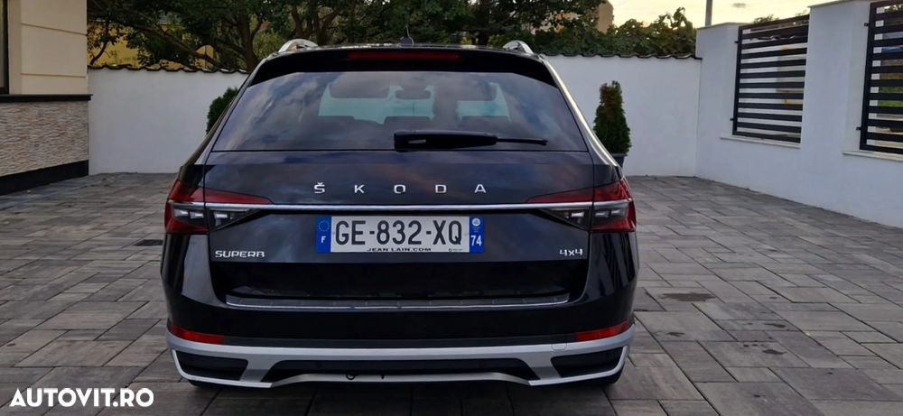 Skoda Superb Combi 2.0 TDI 4x4 DSG Scout - 3