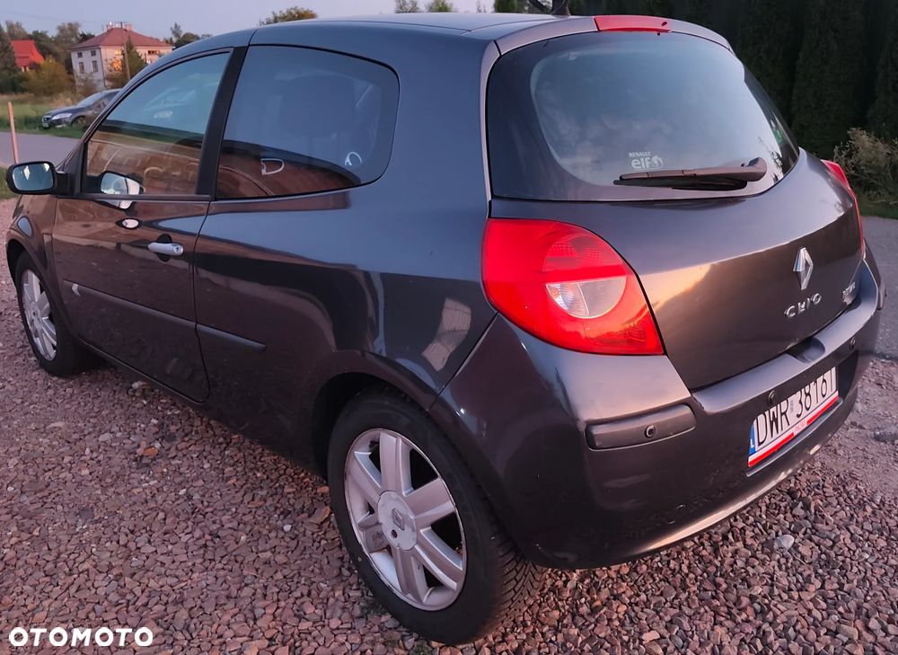 Renault Clio - 2