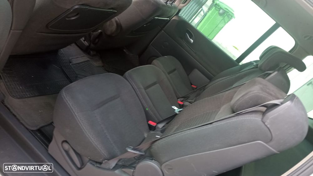 Renault Espace 2.0 dCi FAmily 7L - 18