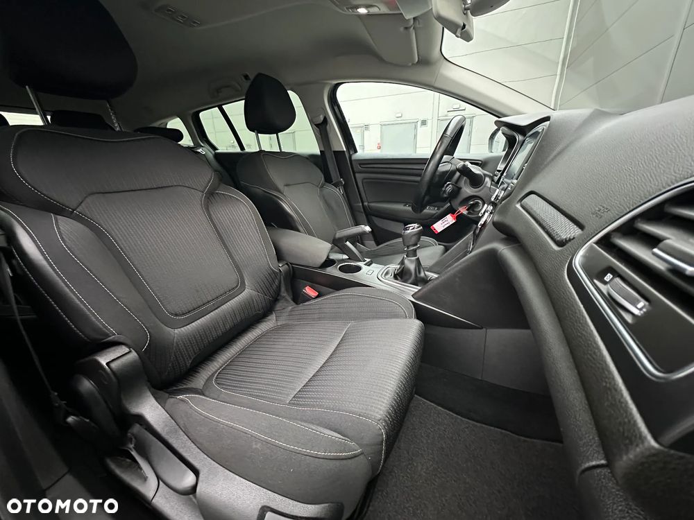 Renault Megane Grandtour ENERGY TCe 130 BUSINESS - 39