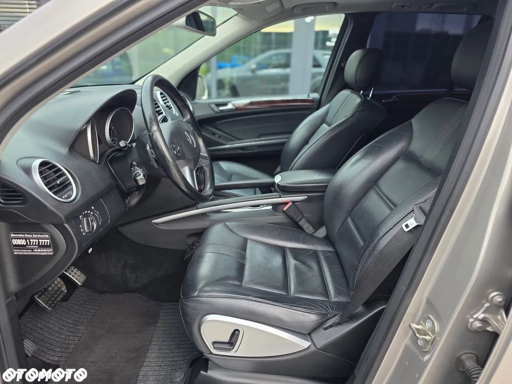 Mercedes-Benz ML - 26