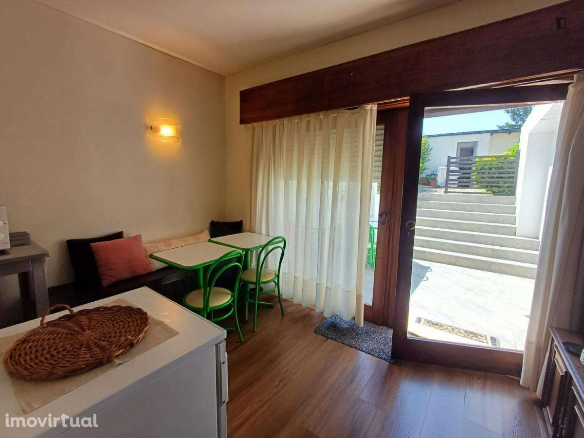 Quarto - localizado em Paranhos Porto - Grande imagem: 4/9