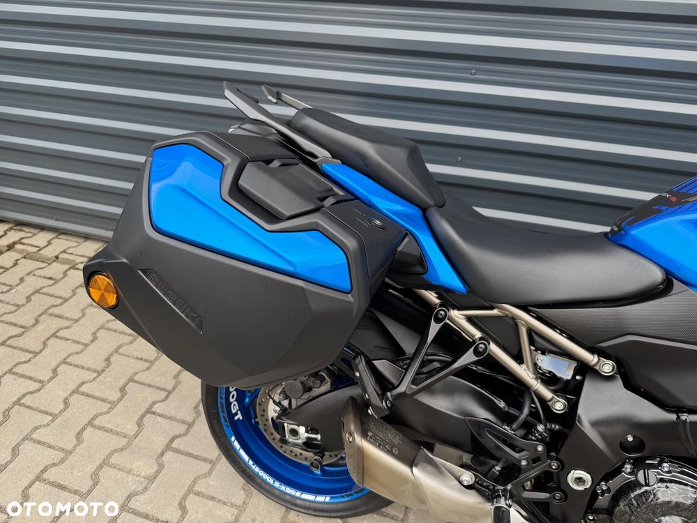 Suzuki GSX - 13