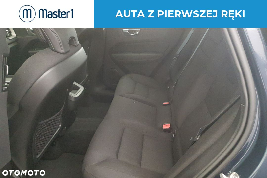 Volvo XC 60 B4 D AWD Momentum Pro - 11