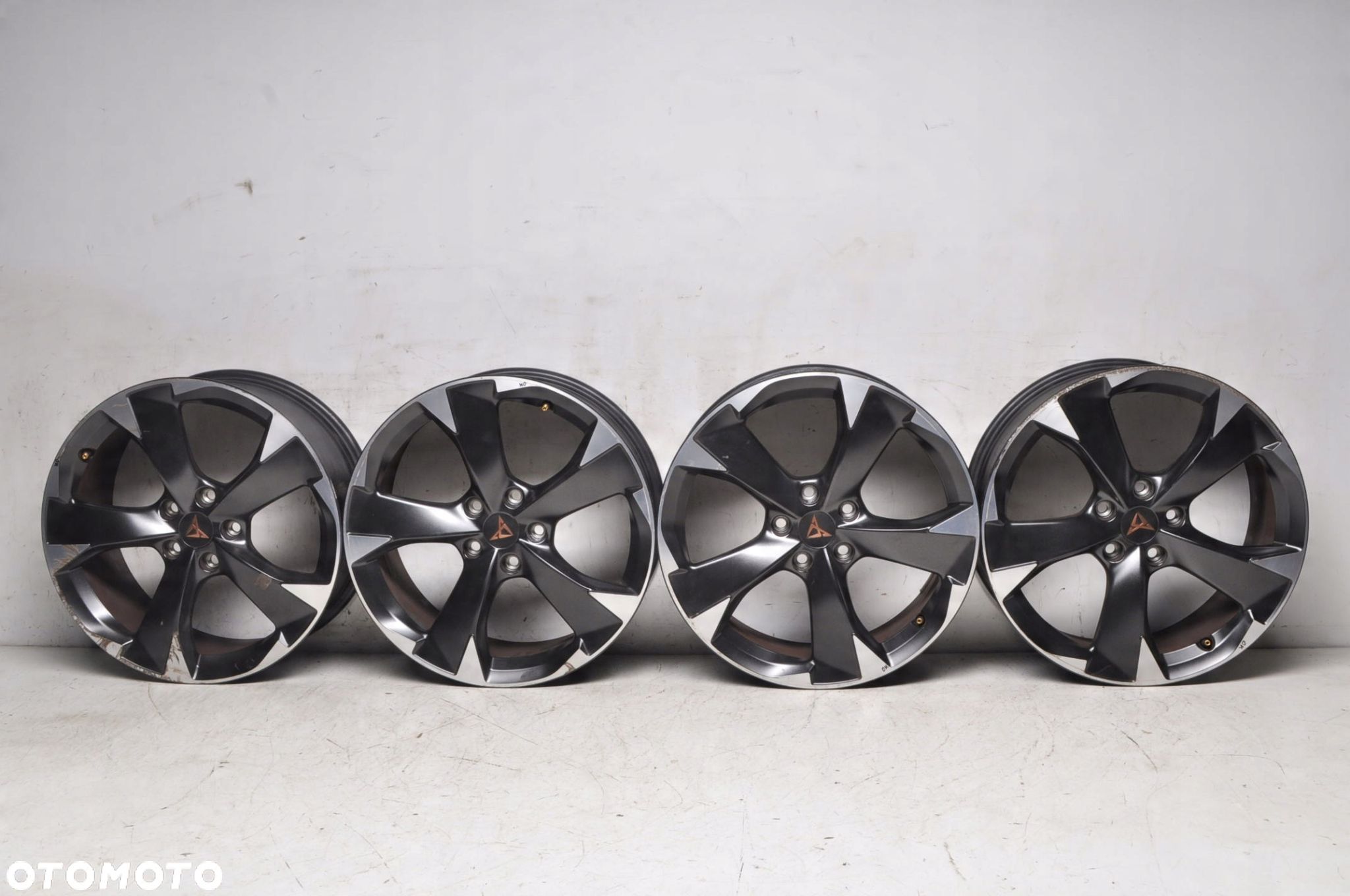 SEAT CUPRA LEON  FELGI ALUMINIOWE 5FA601025H  7,5J x 18 ET46 H2 5x112 - 1