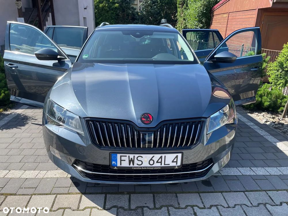 Skoda Superb Combi 2.0 TDI DSG Style - 2