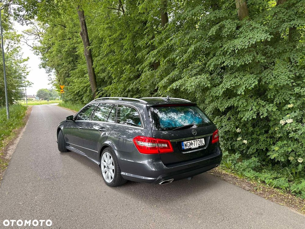 Mercedes-Benz E-Class 2012 photo 3