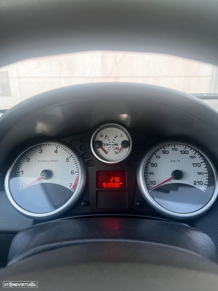 Peugeot 207 1.4 16V Trendy - 5