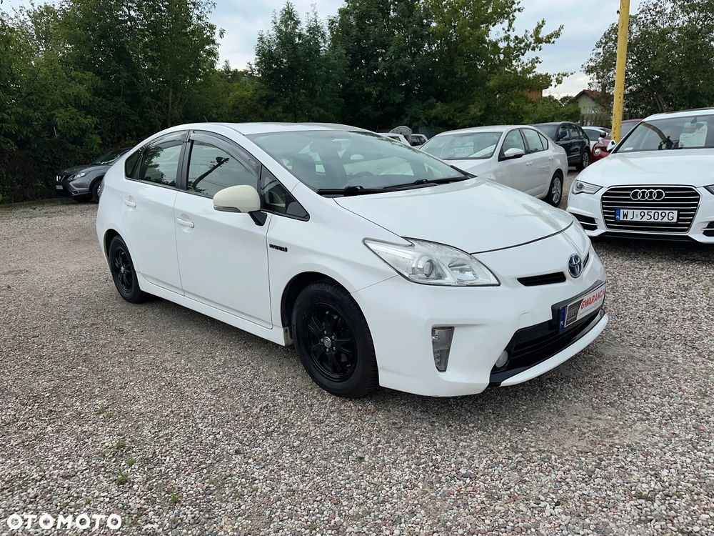 Toyota Prius - 4