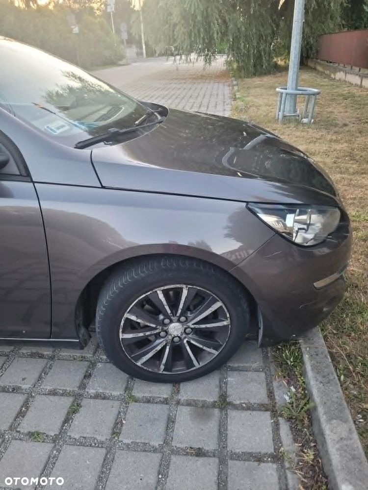 Peugeot 308 1.6 e-HDi Allure S&S - 14