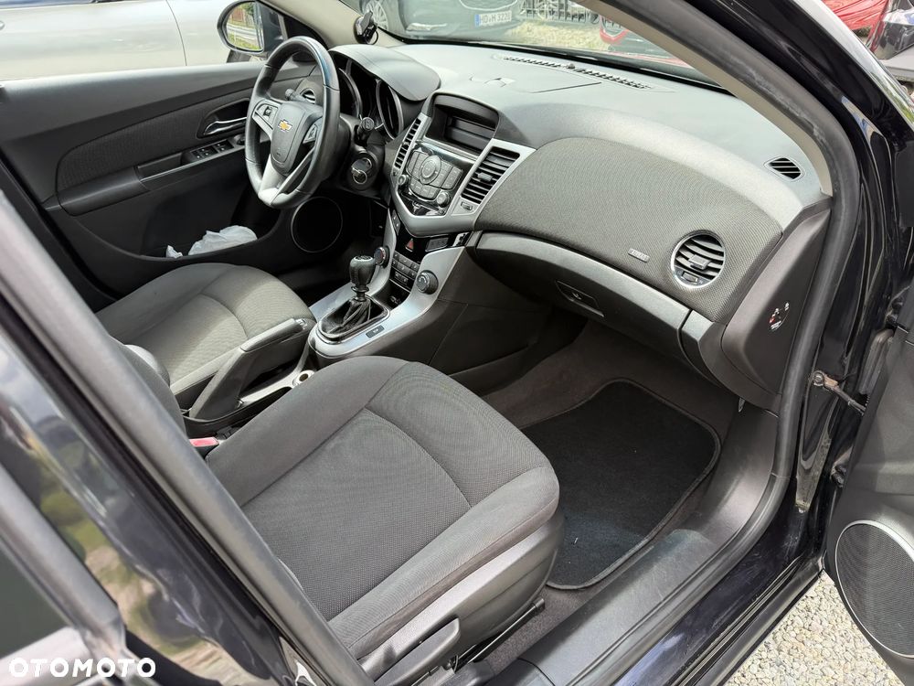 Chevrolet Cruze 1.8 LT - 25