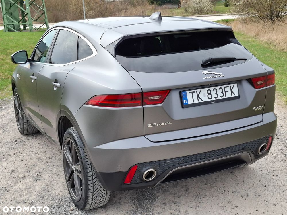 Jaguar E-Pace P250 AWD R-Dynamic S - 19