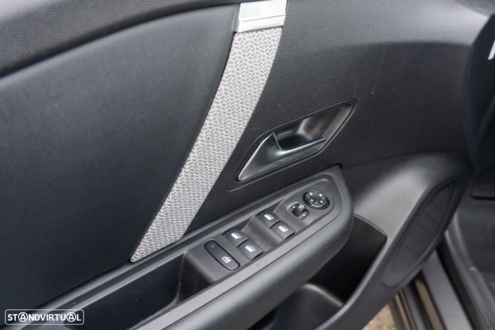 Citroën C4 1.2 PureTech Shine - 16