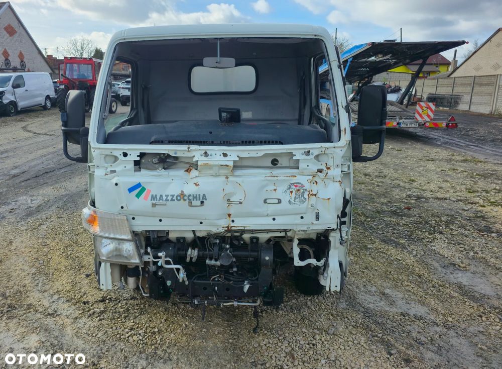 Mitsubishi CANTER FUSO - 18