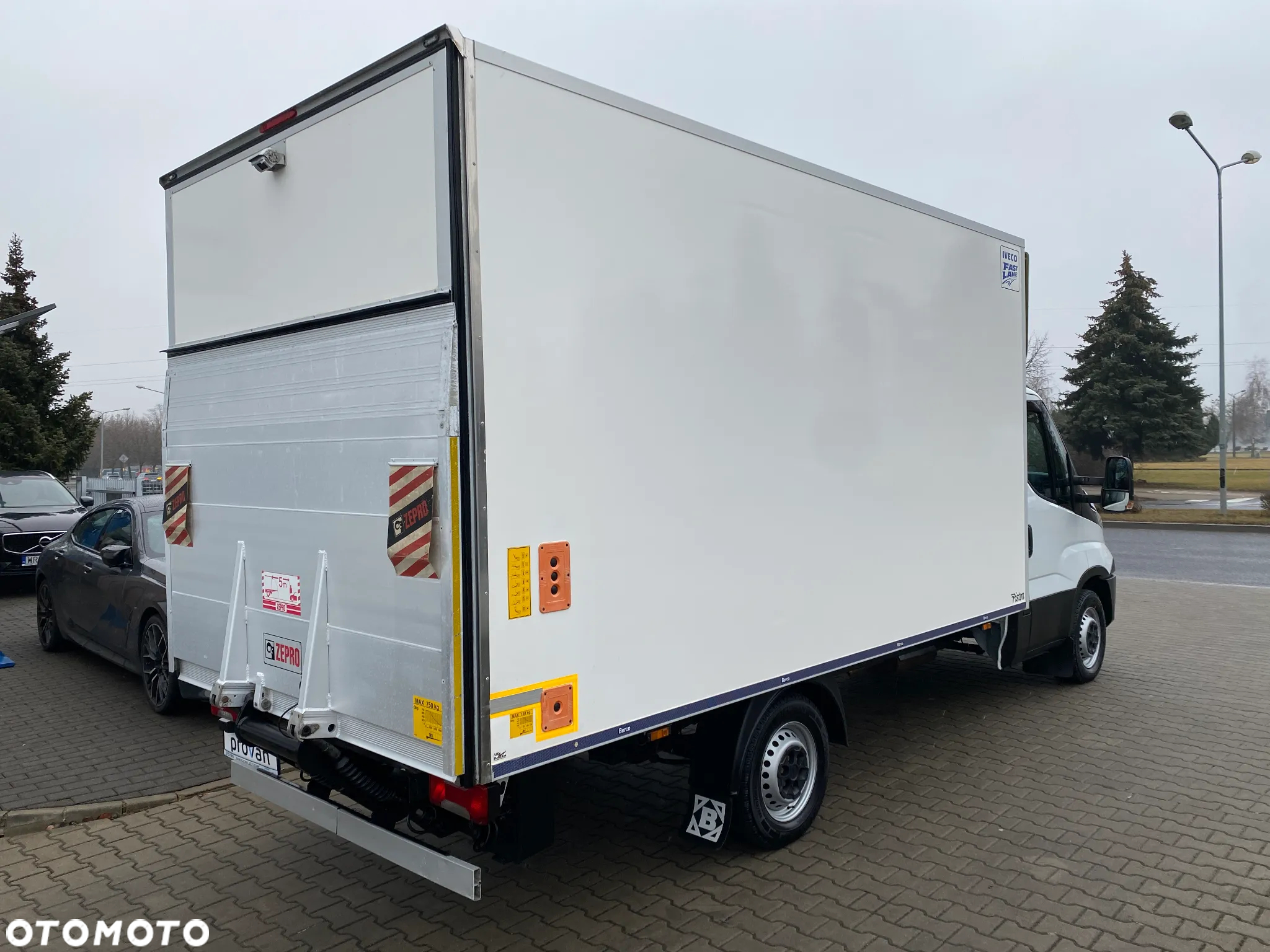 Iveco DAILY 35S16 HI-MATIC KONTENER 8 EUROPALET WINDA ZEPRO - 11