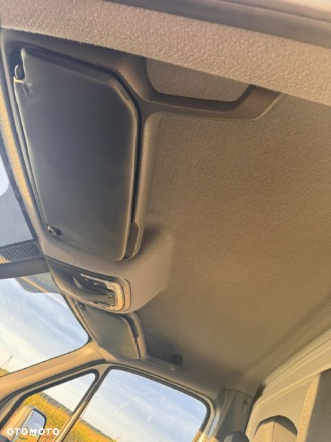 Mercedes-Benz Sprinter - 12