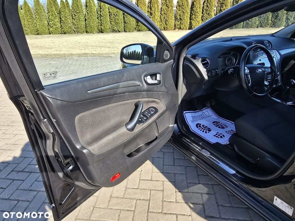Ford Mondeo - 12