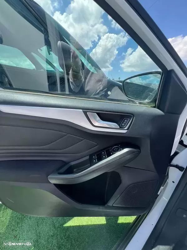 Ford Focus SW 1.5 TDCi EcoBlue Active - 8