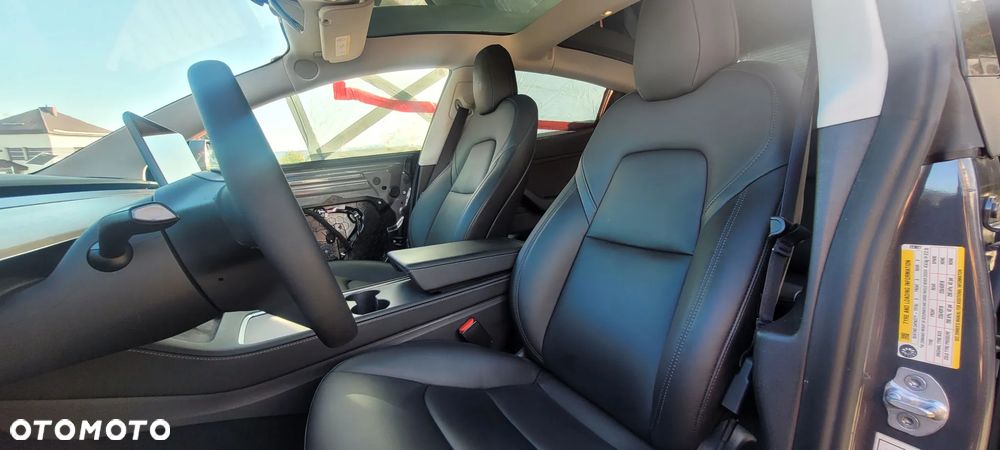 Tesla Model 3 - 23