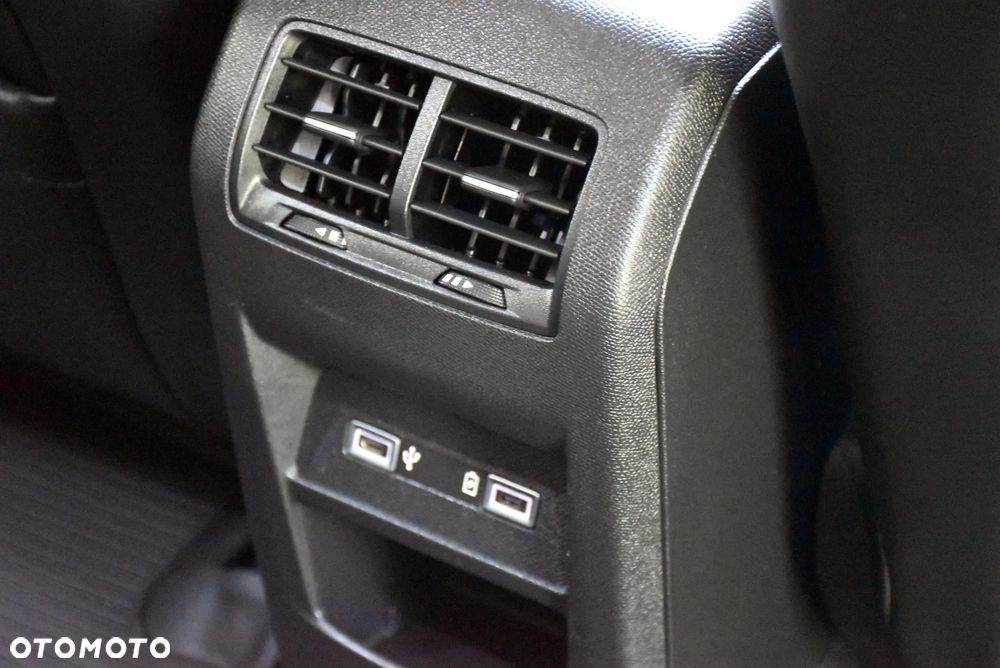 Peugeot 308 BlueHDi 130 EAT8 Stop & Start Allure Business-Paket - 27