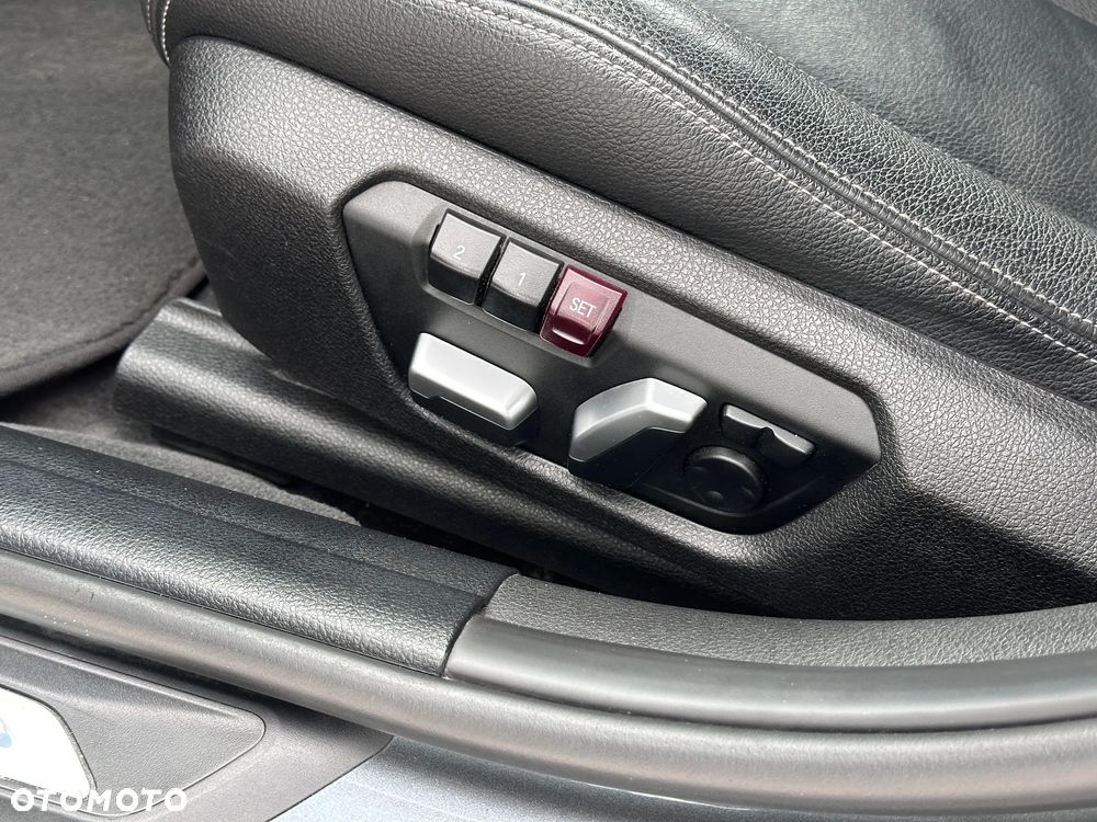 BMW Seria 3 328i xDrive Sport-Aut - 17