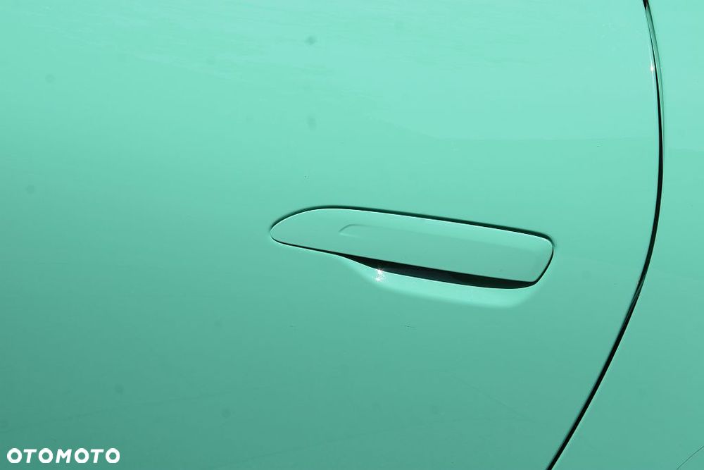 Porsche 911 Carrera 4 GTS - 12