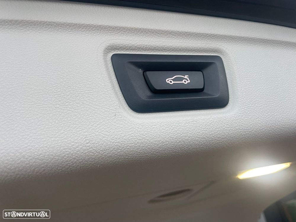 BMW 318 d Touring Auto - 40