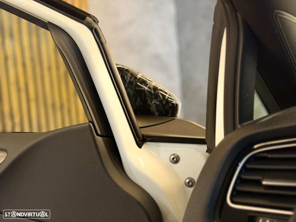 VW Golf GTI TCR 2.0 TSI OPF DSG - 32