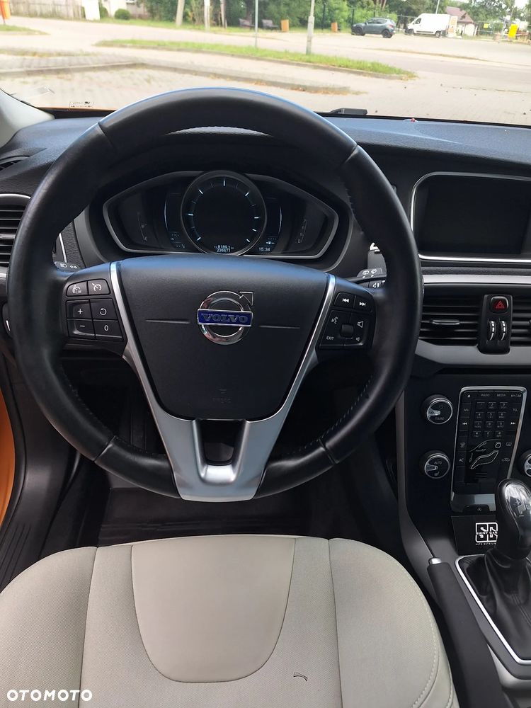Volvo V40 D3 Geartronic Momentum - 14