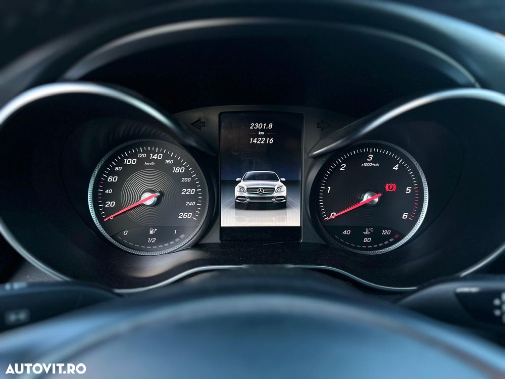 Mercedes-Benz C 220 CDI DPF Automatik BlueEFFICIENCY Avantgarde - 9