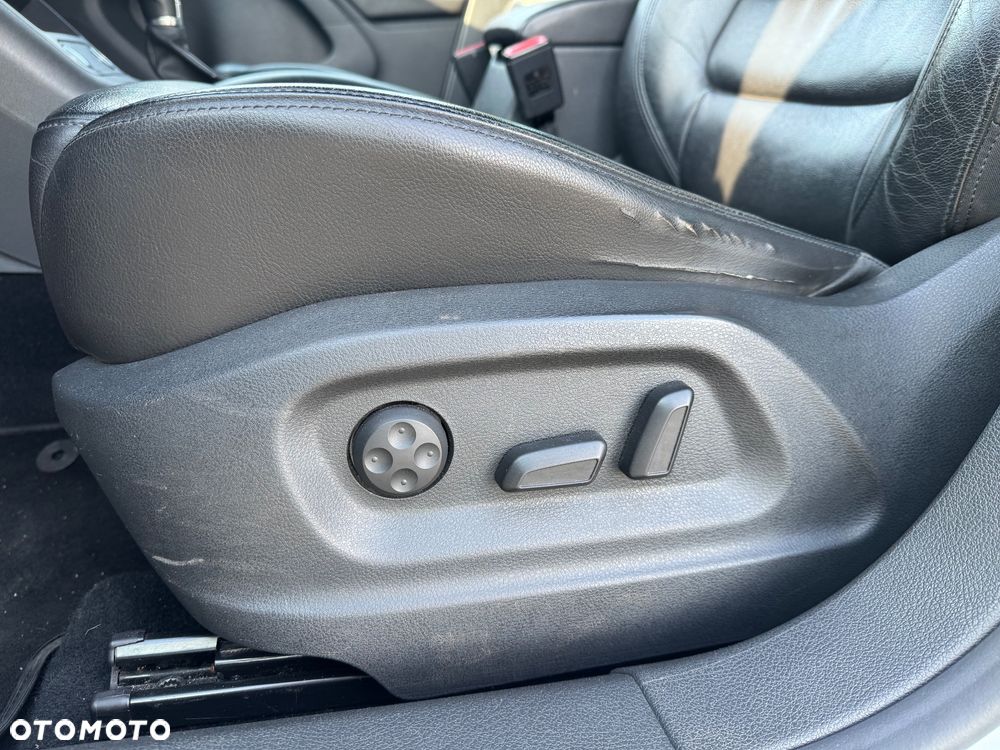 Volkswagen Tiguan - 26