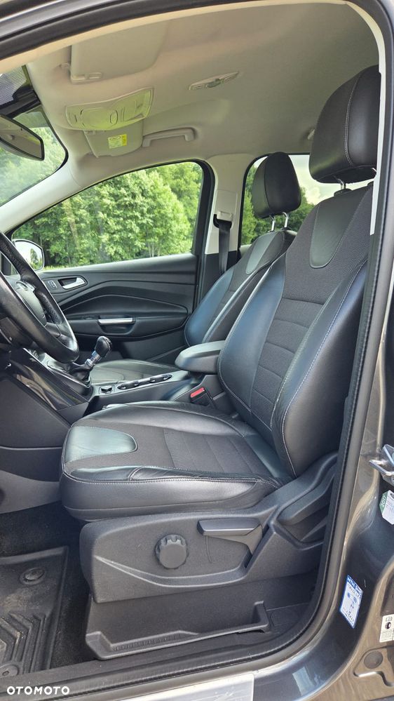 Ford Kuga - 10