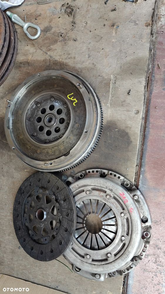 MERCEDES W204 W212 om 651 2.2 CDI KOŁO DWUMASOWE DWUMAS dwumasa sprzęgło komplet - 1