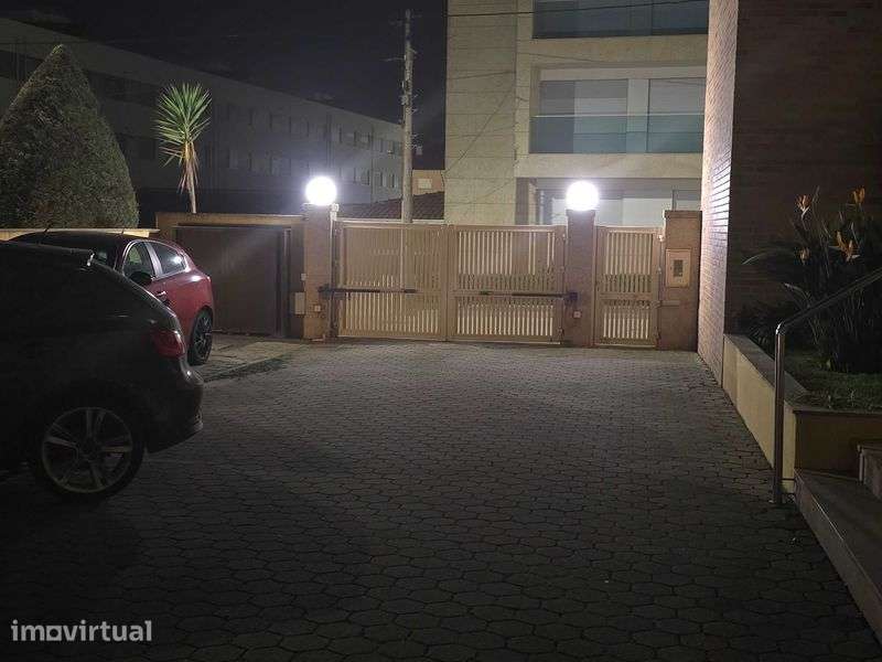 Apartamento T1+1 de Prestigio em Condomínio Fechado - Grande imagem: 3/12