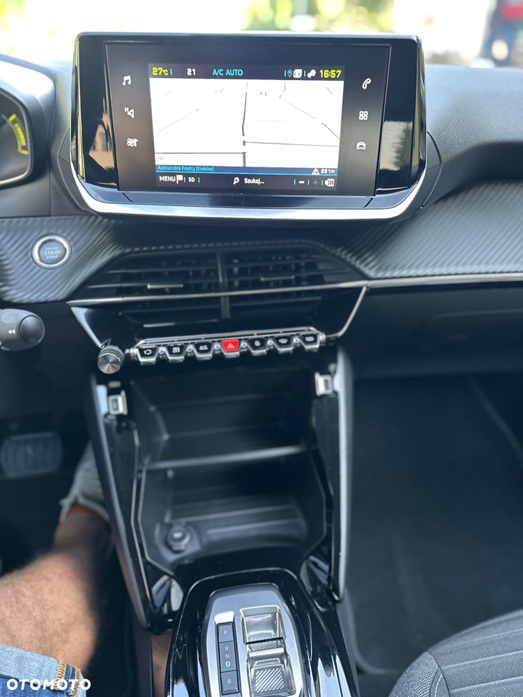 Peugeot 208 50kWh Style - 27