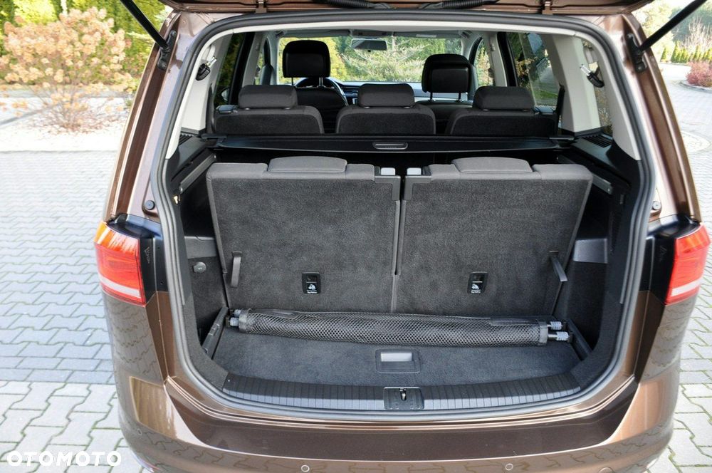 Volkswagen Touran - 38