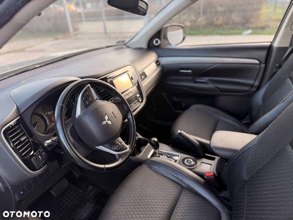 Mitsubishi Outlander 2.2 DID Intense + 4WD - 6