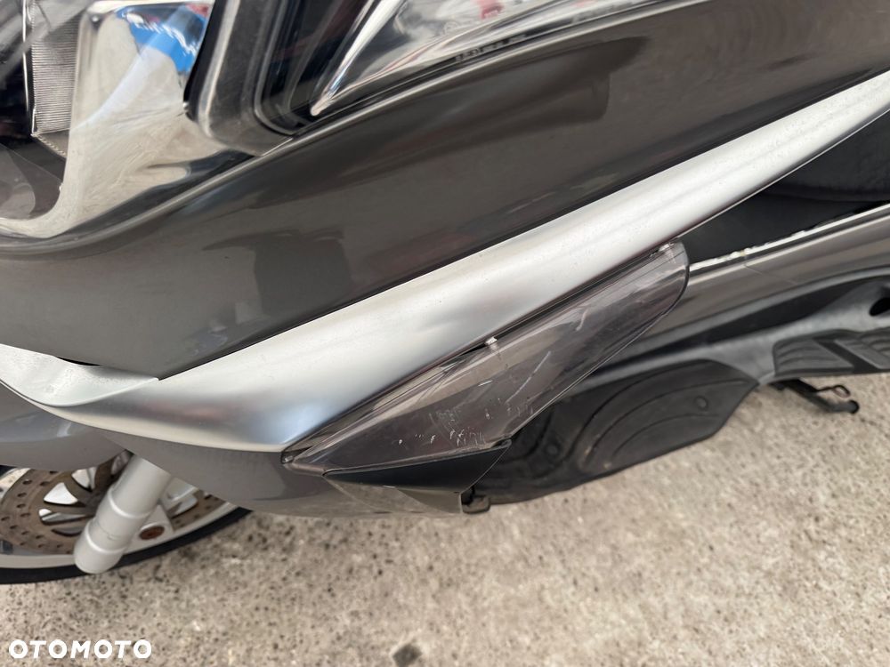 Piaggio X10 - 13