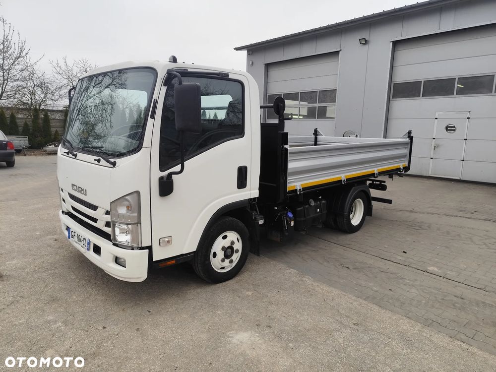 Isuzu N35 - 2