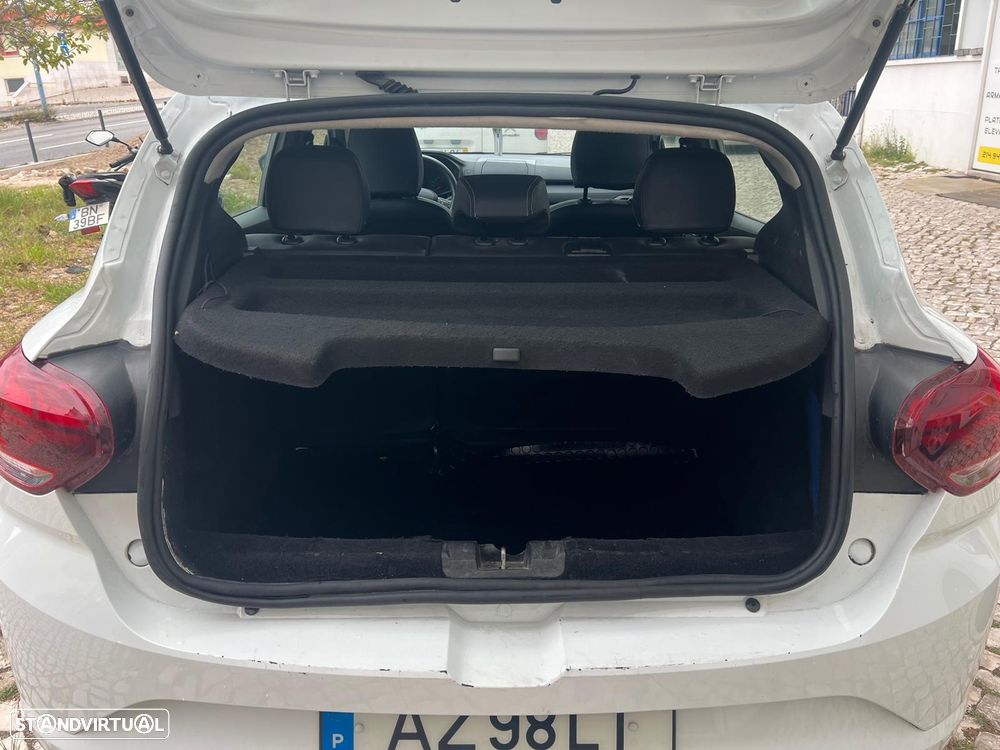Dacia Sandero - 12