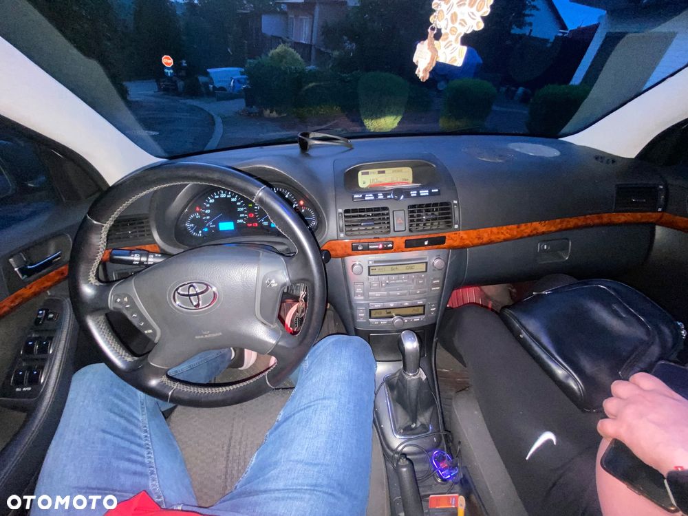 Toyota Avensis 2.0 D-4D Luna - 8