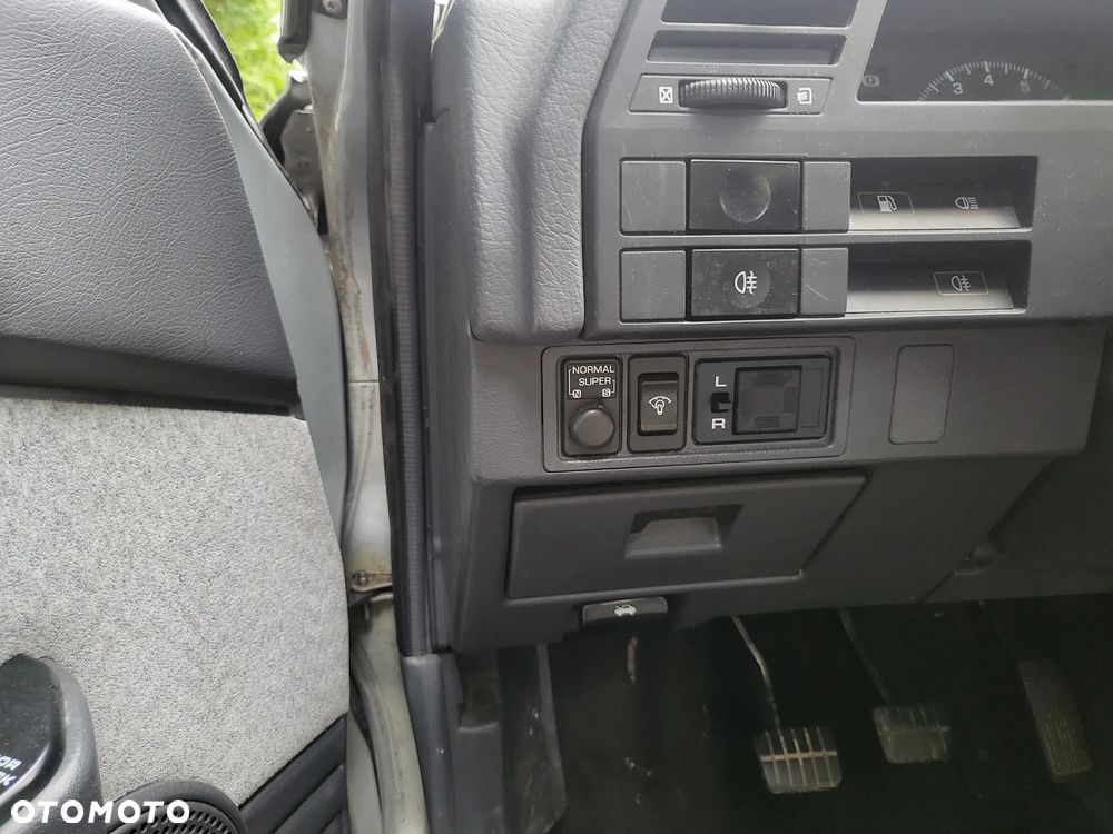 Nissan Sunny - 11