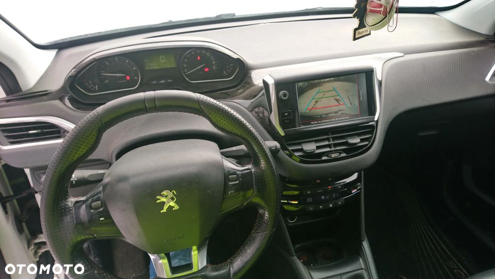 Peugeot 208 1.6 BlueHDi Active S&S - 17