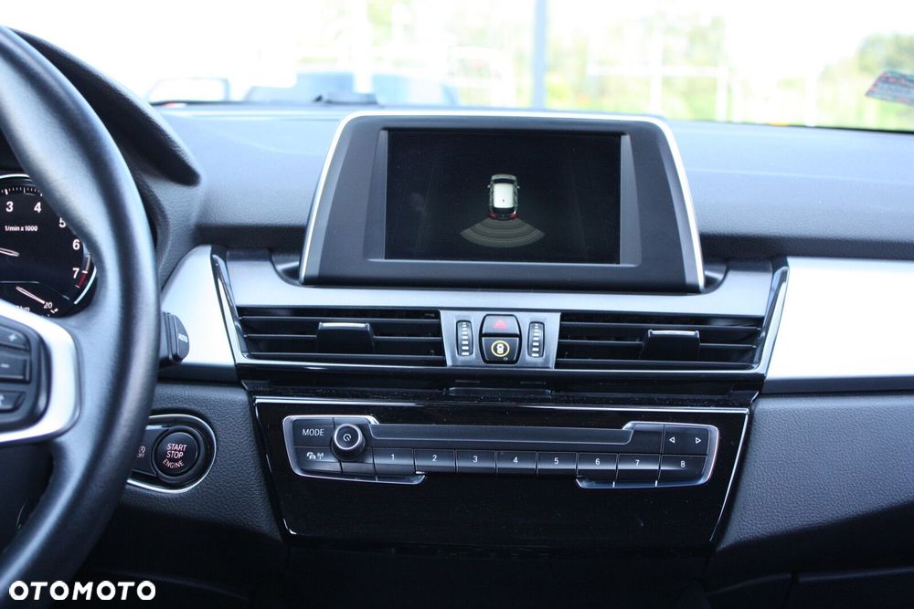 BMW Seria 2 218i GPF - 29