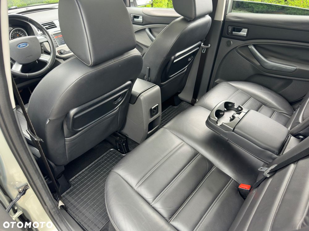 Ford Kuga 2.0 TDCi 4x4 Titanium - 29